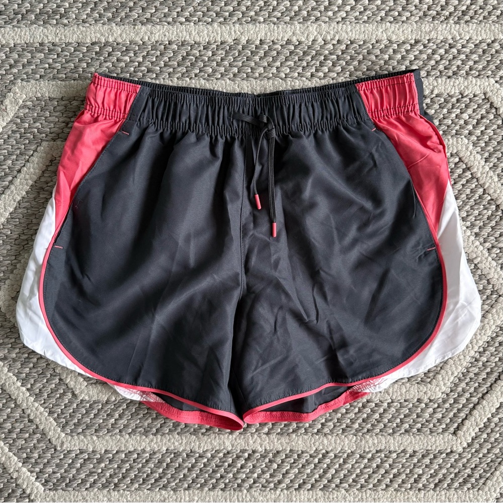 NWOT bcg Women’s Charcoal Gray Athletic Shorts with Coral & White Panels Size M